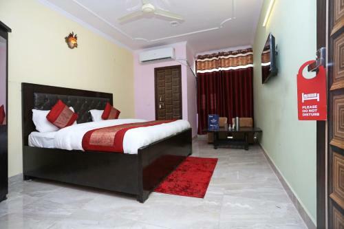 Hotel Oyo 11504 N D Star Residency