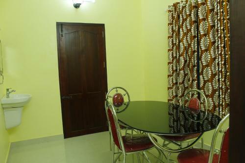 Anna Apartments