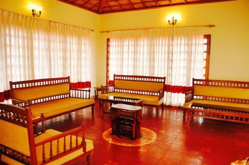 Hotel Hanging Huts Resorts
