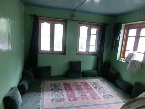 Homestay Hari Parbat