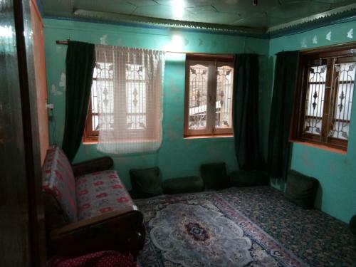 Homestay Hari Parbat