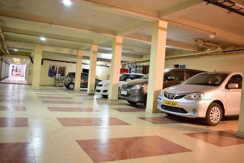 Hotel Pams Residency