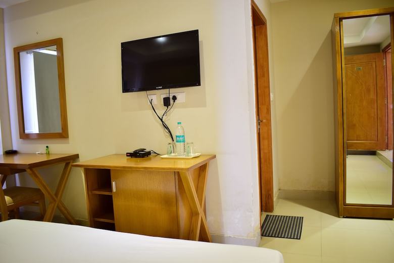 Hotel Pams Residency