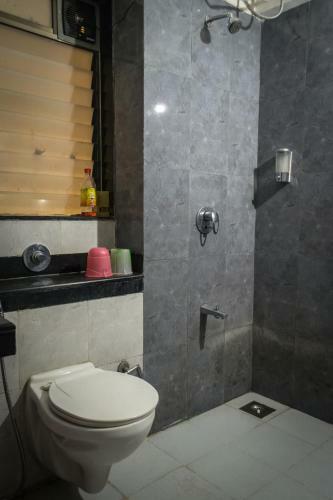 Studio Apartment By Tripvillas