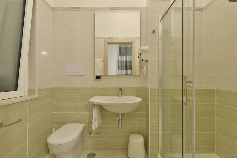 Hostal Tolomeo Rooms
