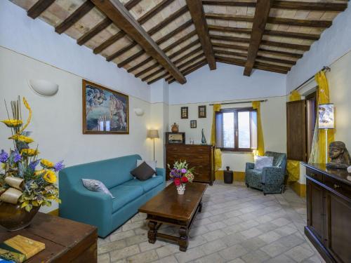 Splendid Apartment With Pool In Monte San Martino