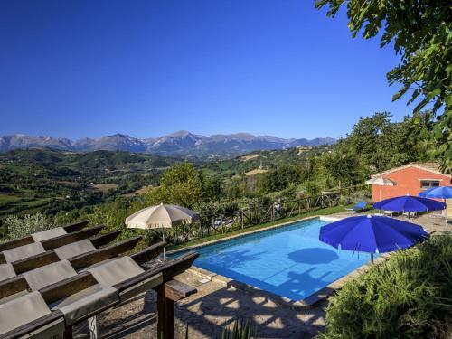 Splendid Apartment With Pool In Monte San Martino