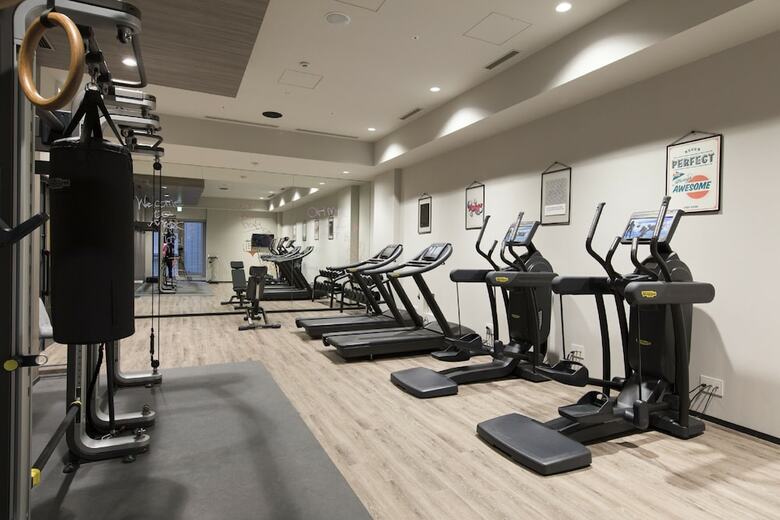 Hotel Moxy Tokyo Kinshicho By Marriott