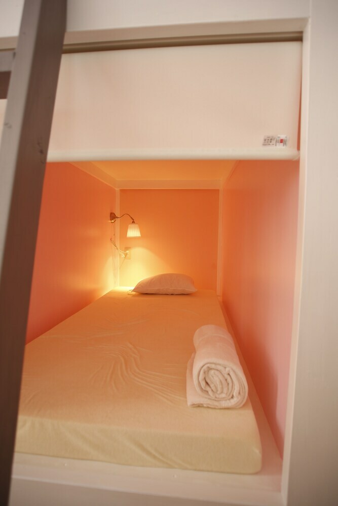 The Lanai Hostel