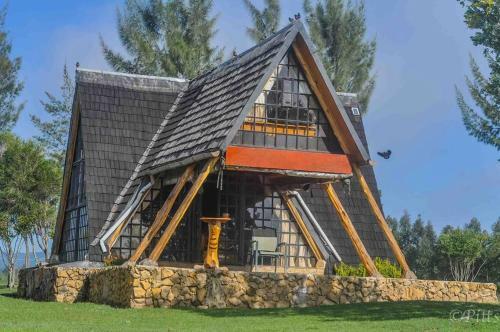 Samawati Lakeside Cottages