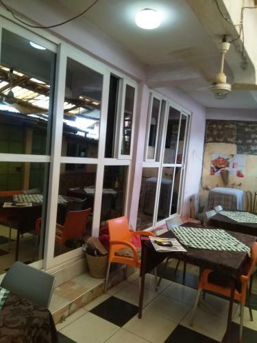 Hostal Shiloh Guest House