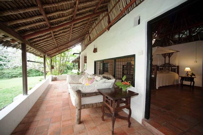 Hostal Diani House
