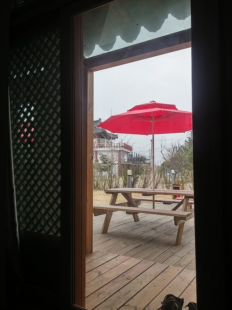 Hostal Chowoo Guesthouse