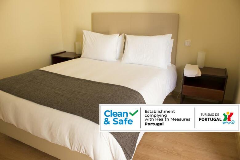 Hostal Metro Vilar Suites & Villas