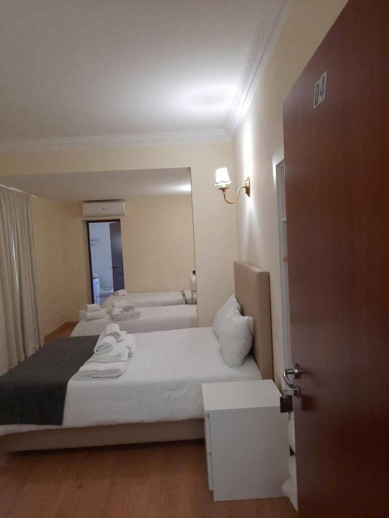 Hostal Metro Vilar Suites & Villas