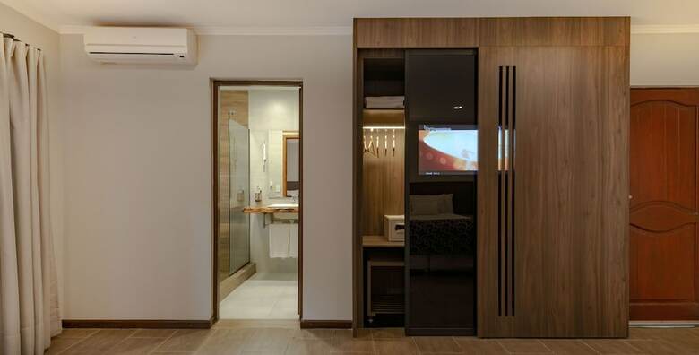 Yvy Hotel De Selva