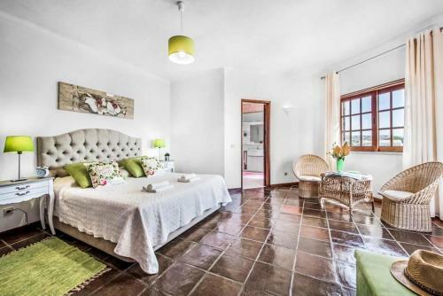 Salgados Villa Sleeps 8 Pool Air Con Wifi