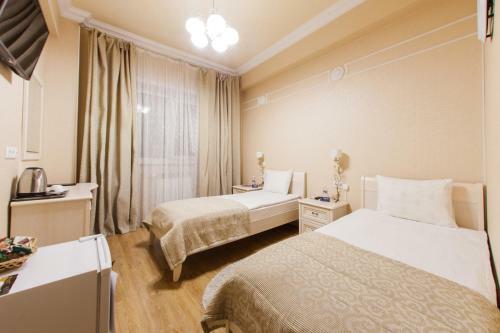 Hotel 7 Dorog