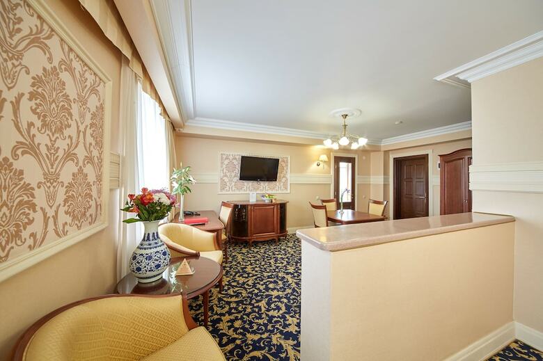 Zvezda Hotel