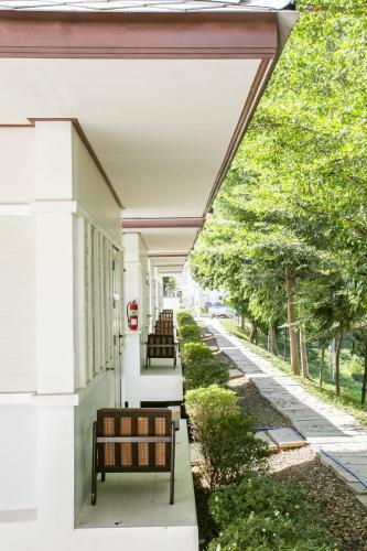 Hotel Bualuang Boutique Resort