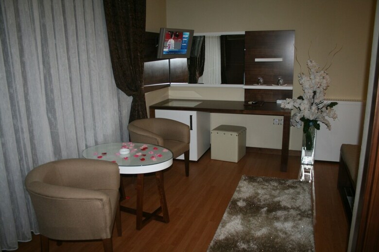 Nysa Hotel