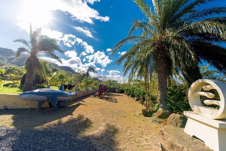 Whales Mountain & Seaview Resort