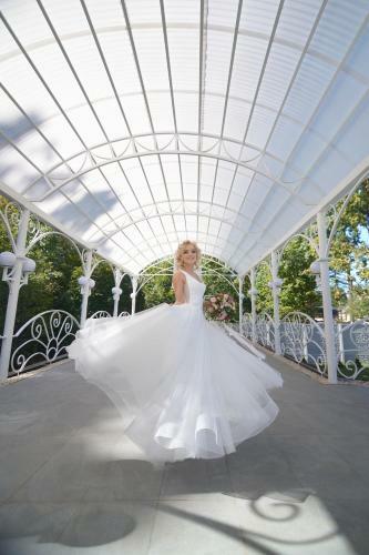 Hotel Tunnel Of Love