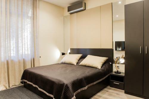 Malon Apartments