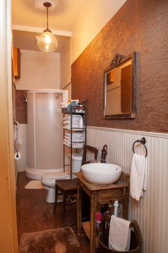Bed & Breakfast The Historic Wolf Hotel