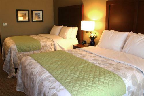 Hotel Heartland Inn And Suites