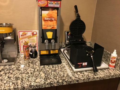 Hotel Heartland Inn And Suites