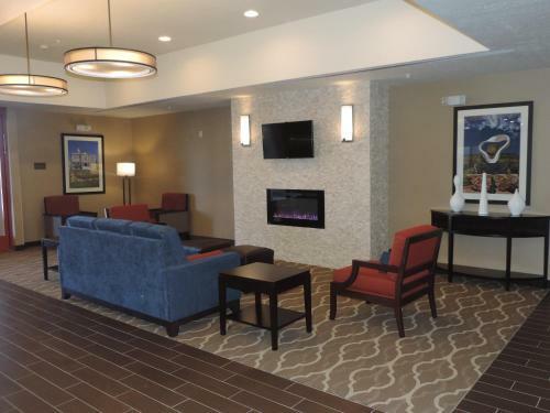 Hotel Heartland Inn And Suites