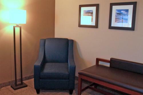 Hotel Heartland Inn And Suites