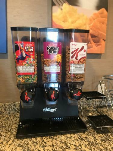 Hotel Heartland Inn And Suites