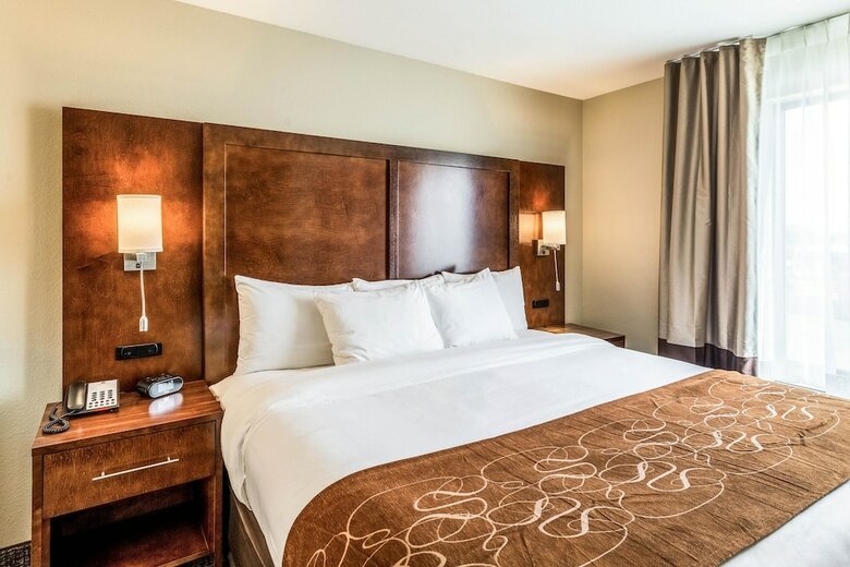 Hotel Comfort Suites