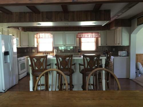 Hotel Rough Cut Lodge