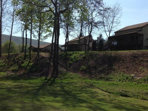 Hotel Rough Cut Lodge