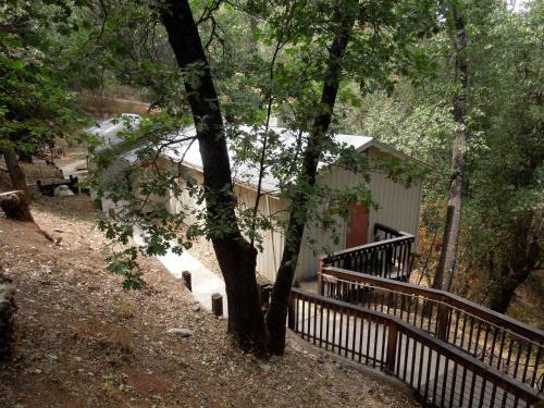 Lodge Yosemite Bug Rustic Mountain Resort