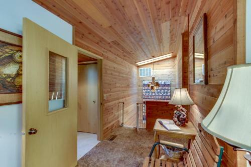 17066 Cooper Drive-spring River Lodge