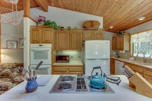 17066 Cooper Drive-spring River Lodge