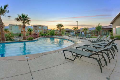 Sunset: Paradise Village #50