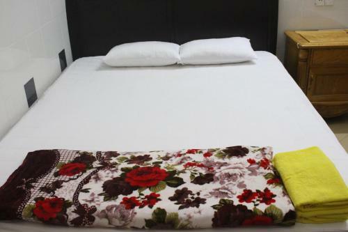 Hostal H&t Hotel