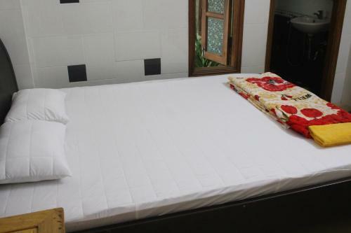 Hostal H&t Hotel