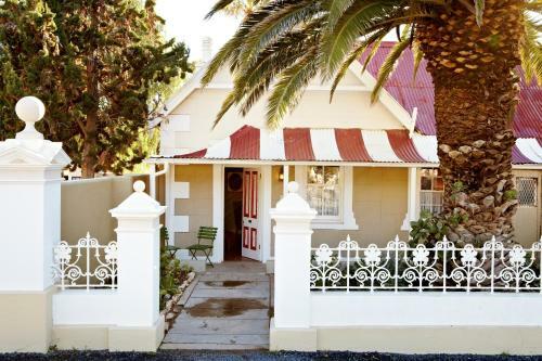 Lord Milner Hotel