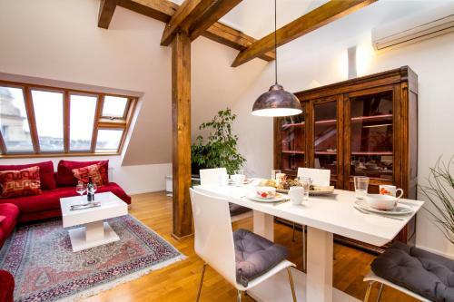 Apartamento Lesser Town Suites Near Petrin Park