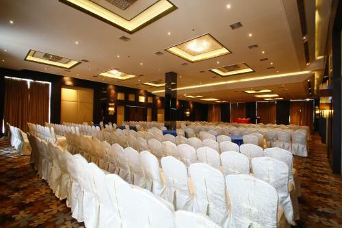 Hotel Grand Estancia Salem