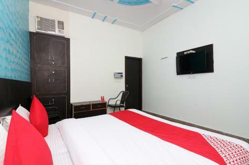 Oyo 26920 Dev Hotel