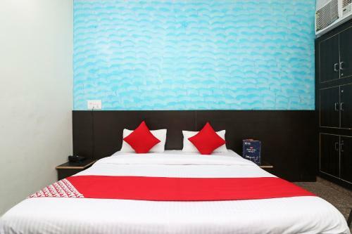 Oyo 26920 Dev Hotel