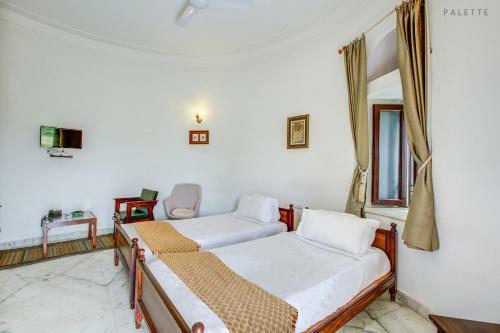 Hotel Talabgaon Castle Heritage Resort