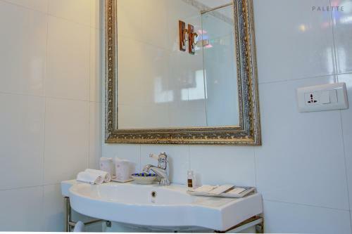 Hotel Talabgaon Castle Heritage Resort